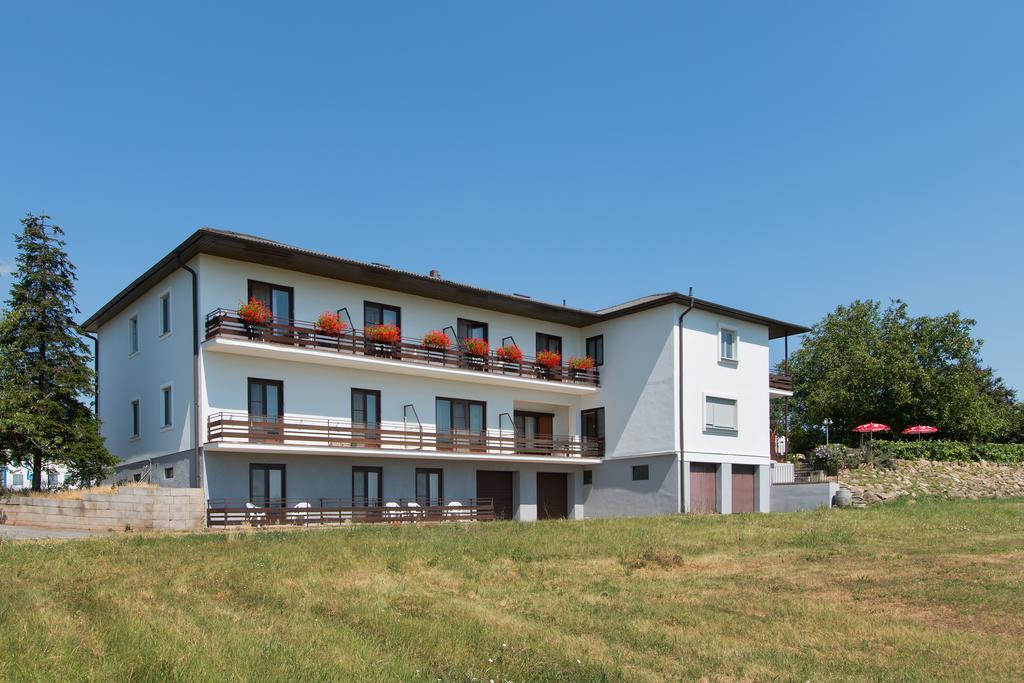 Gasthof-Pension Wein ブライテンブルン エクステリア 写真
